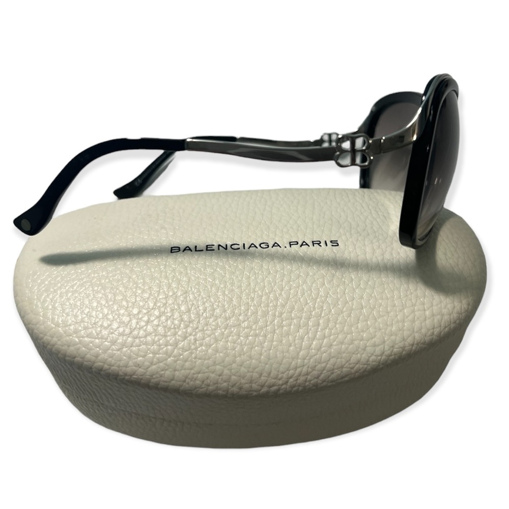 Balenciaga Oversize Sunglasses - Picture 10 of 17